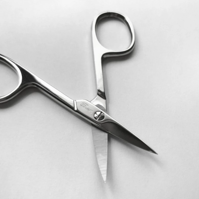 Kiehl Solingen 9cm Professional Nail Scissors, Curved Blade - KnifeCenter -  4023 09 5346